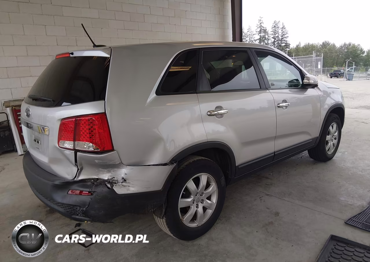 2013 Kia Sorento Lx VIN:5XYKT3A12DG409755 - 4