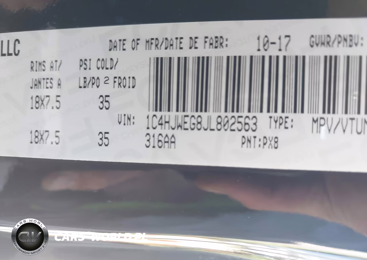 2018 Jeep Wrangler Jk Unlimited Sahara VIN:1C4HJWEG8JL802563 - 9