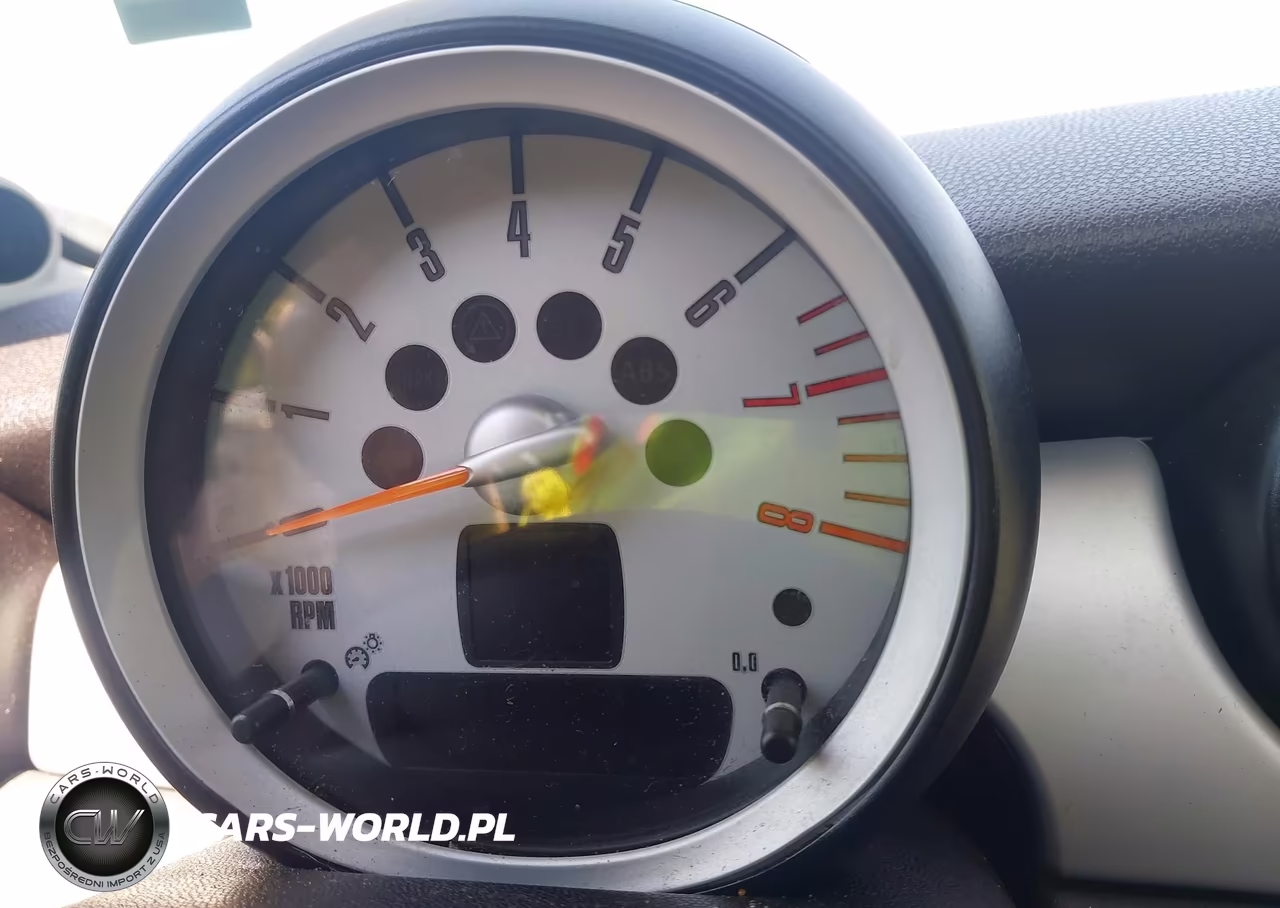 2008 Mini Cooper VIN:WMWMF33528TT62430 - 7