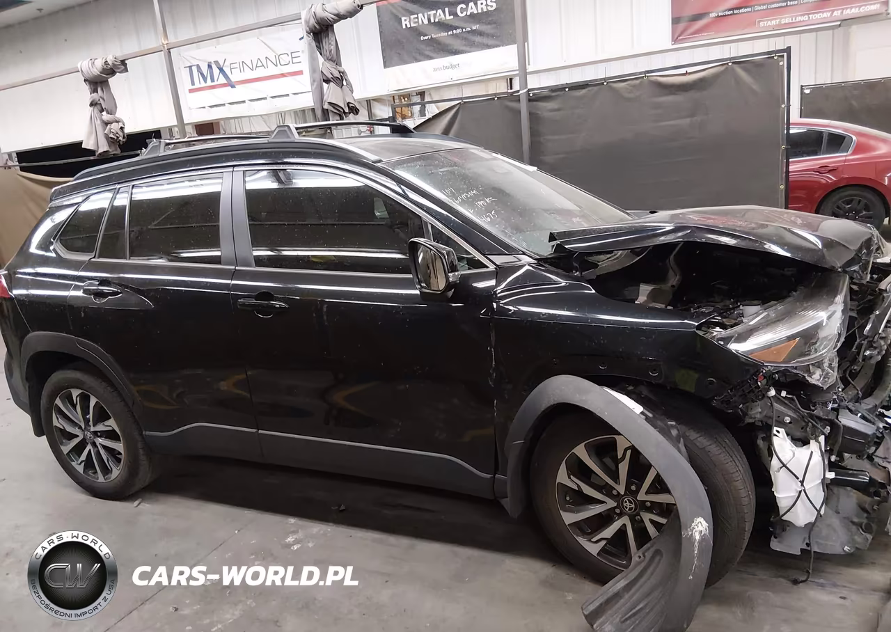 2025 Toyota Corolla Cross Xle VIN:7MUDAAAG2SV134675 - 13