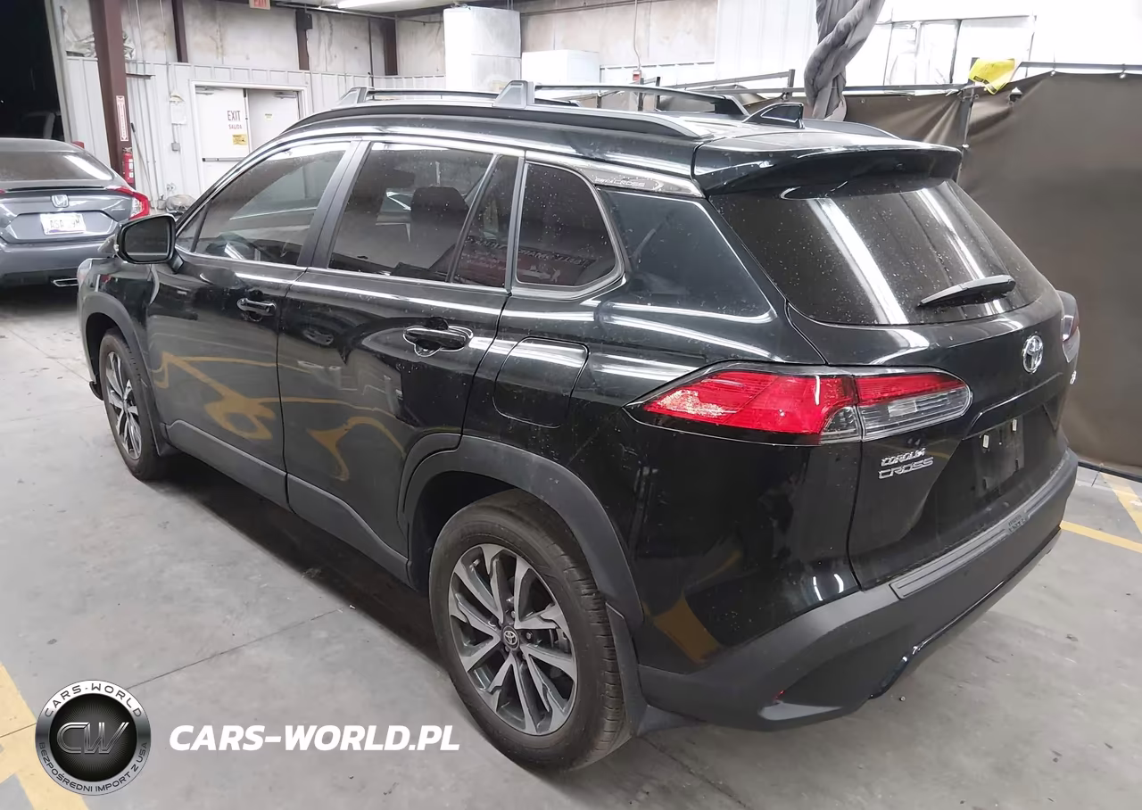 2025 Toyota Corolla Cross Xle VIN:7MUDAAAG2SV134675 - 3