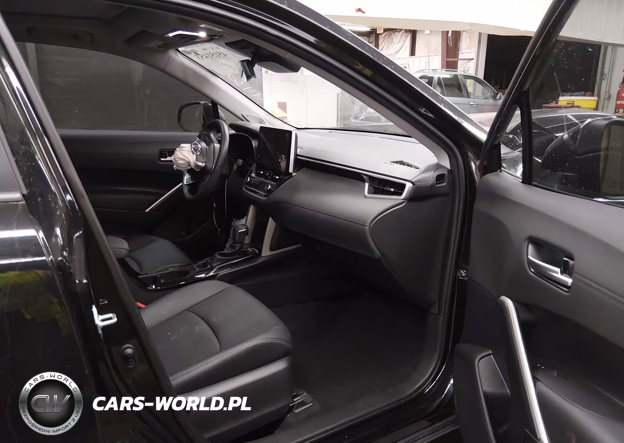 2025 Toyota Corolla Cross Xle VIN:7MUDAAAG2SV134675 - 5