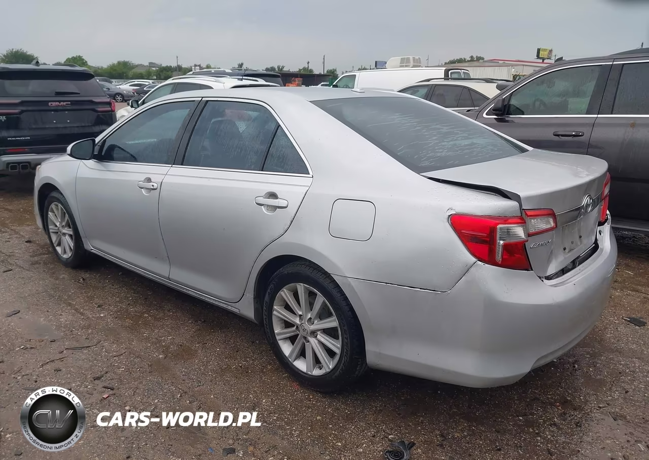 2014 Toyota Camry Xle VIN:4T4BF1FK0ER349876 - 3