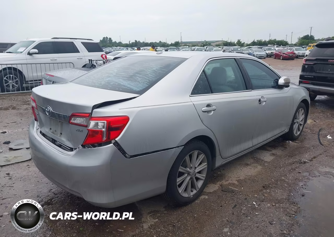 2014 Toyota Camry Xle VIN:4T4BF1FK0ER349876 - 4