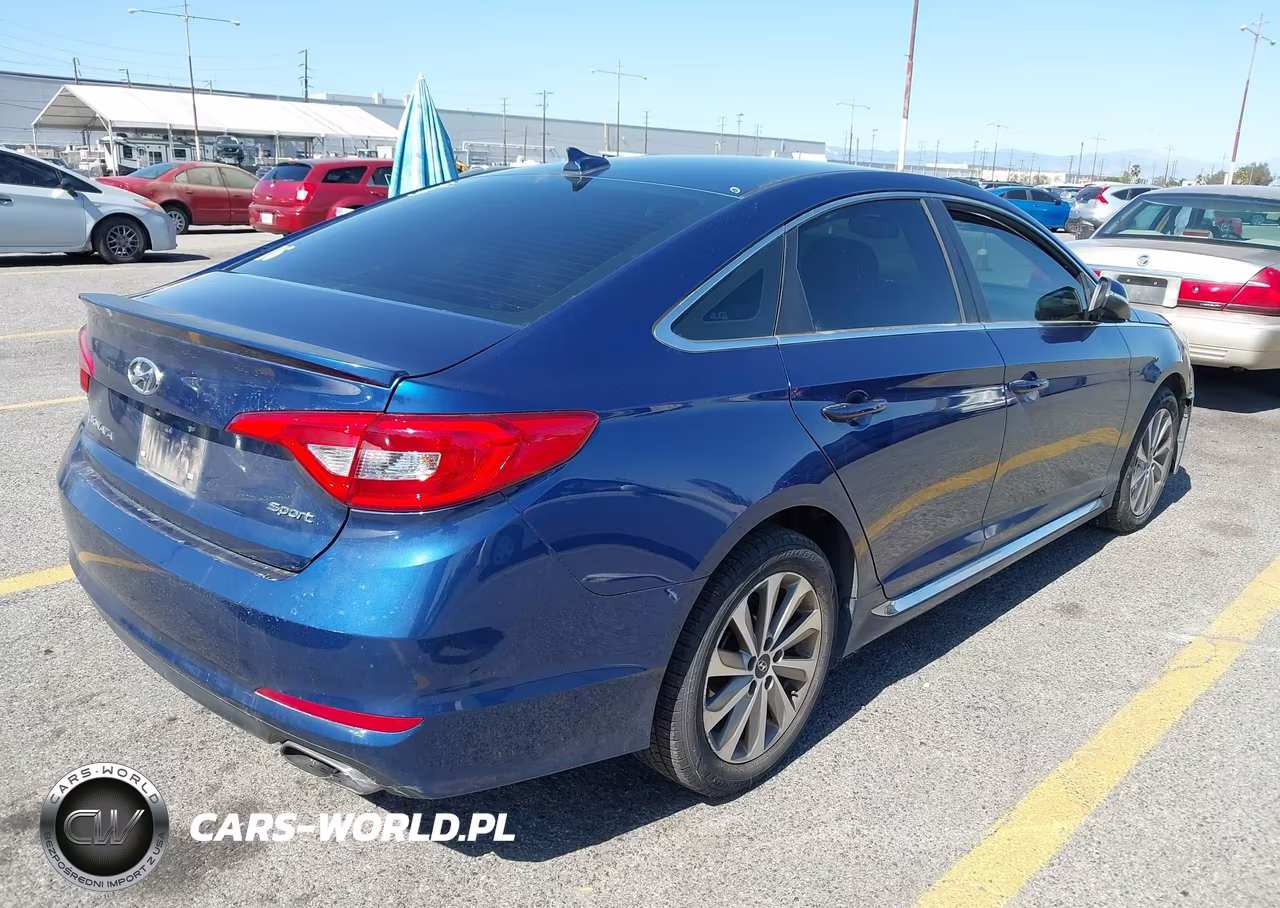 2015 Hyundai Sonata Sport VIN:5NPE34AF0FH044101 - 4