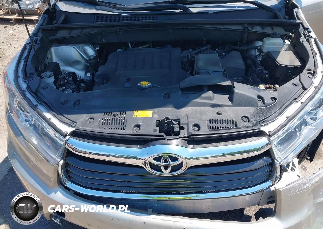 2015 Toyota Highlander Le Plus V6 VIN:5TDBKRFH6FS158384 - 10