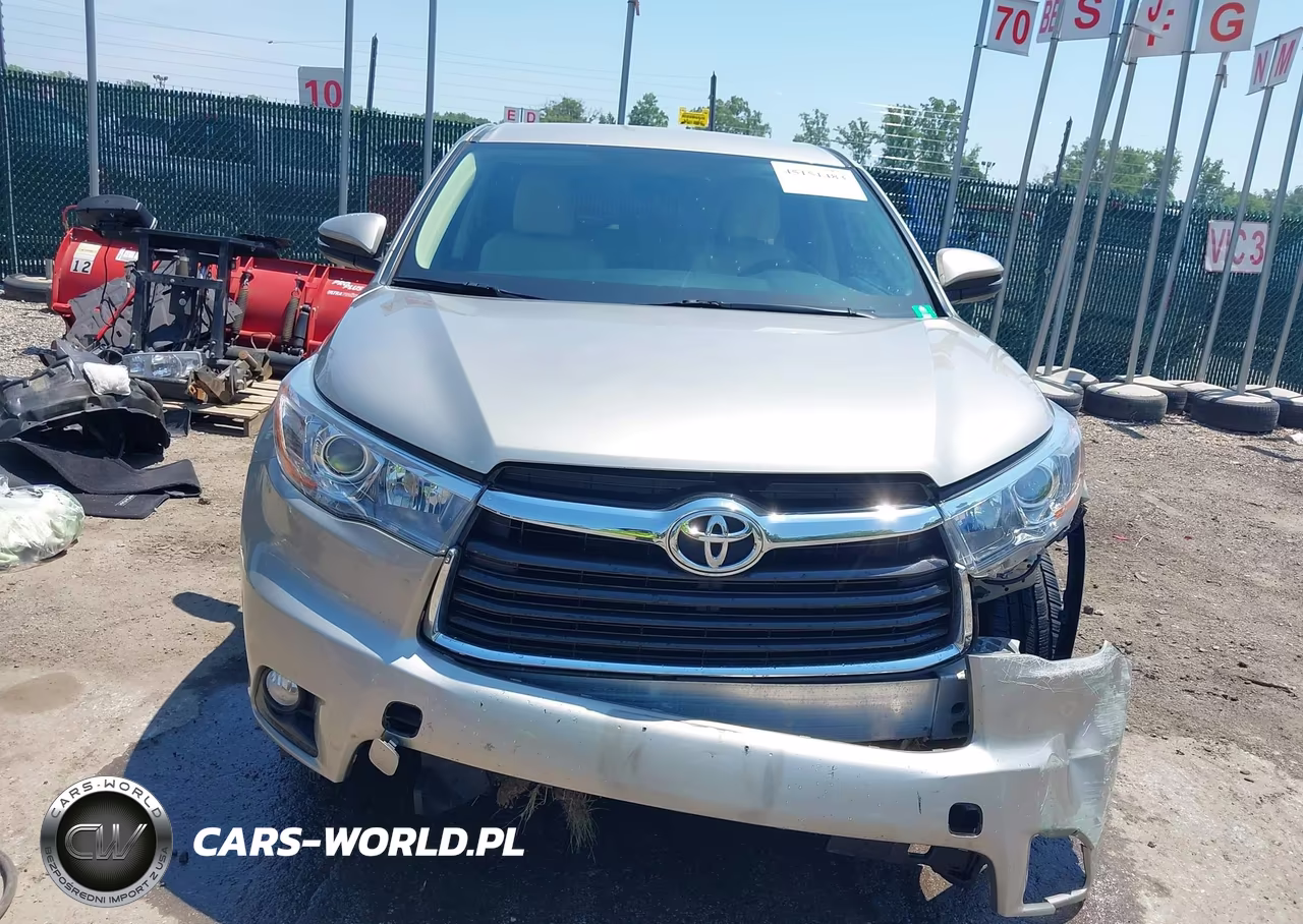 2015 Toyota Highlander Le Plus V6 VIN:5TDBKRFH6FS158384 - 13