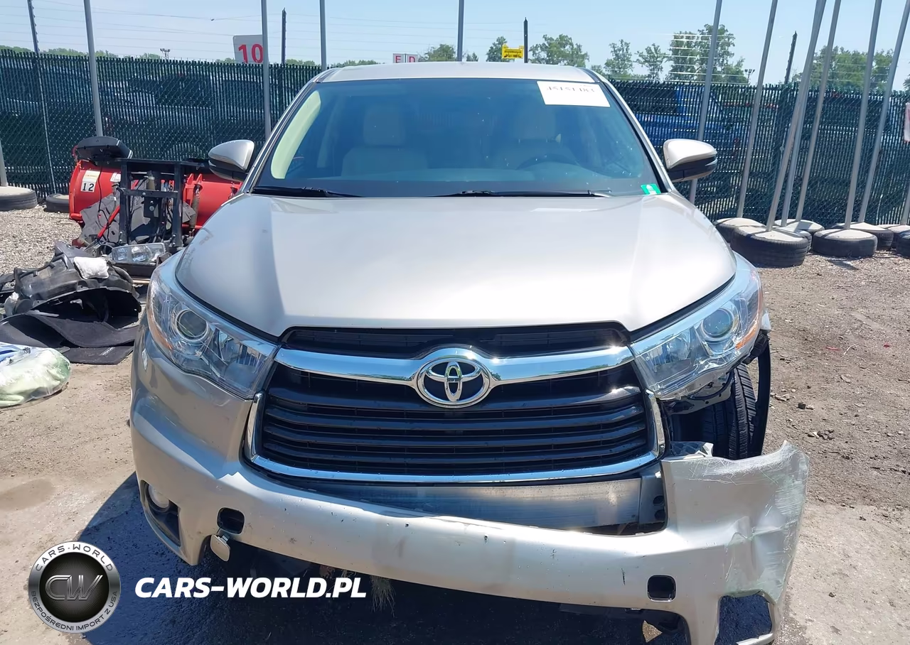 2015 Toyota Highlander Le Plus V6 VIN:5TDBKRFH6FS158384 - 6