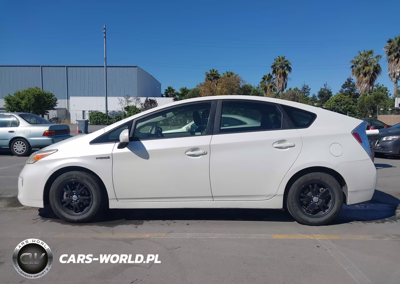 2012 Toyota Prius Two VIN:JTDKN3DU4C5440898 - 14