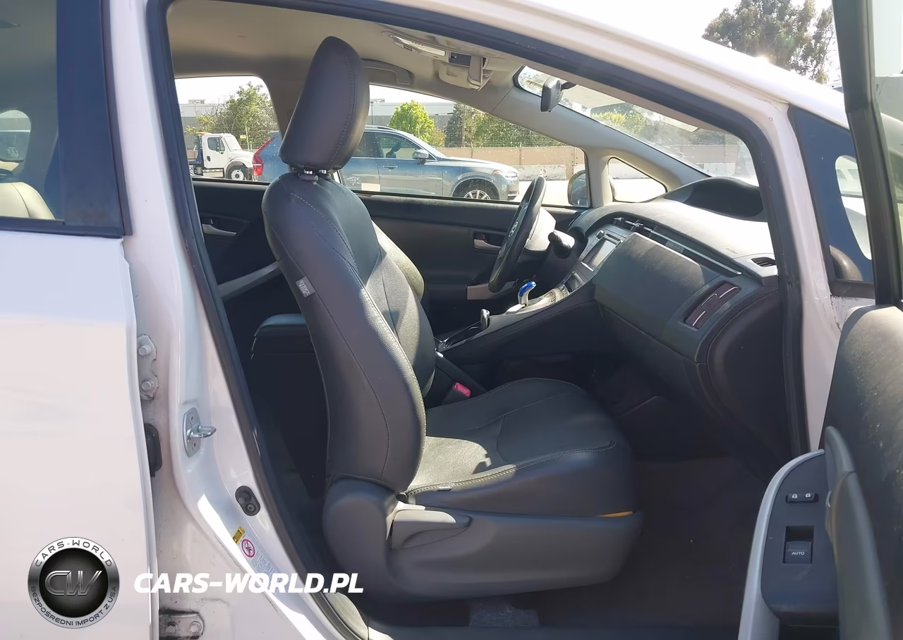 2012 Toyota Prius Two VIN:JTDKN3DU4C5440898 - 5