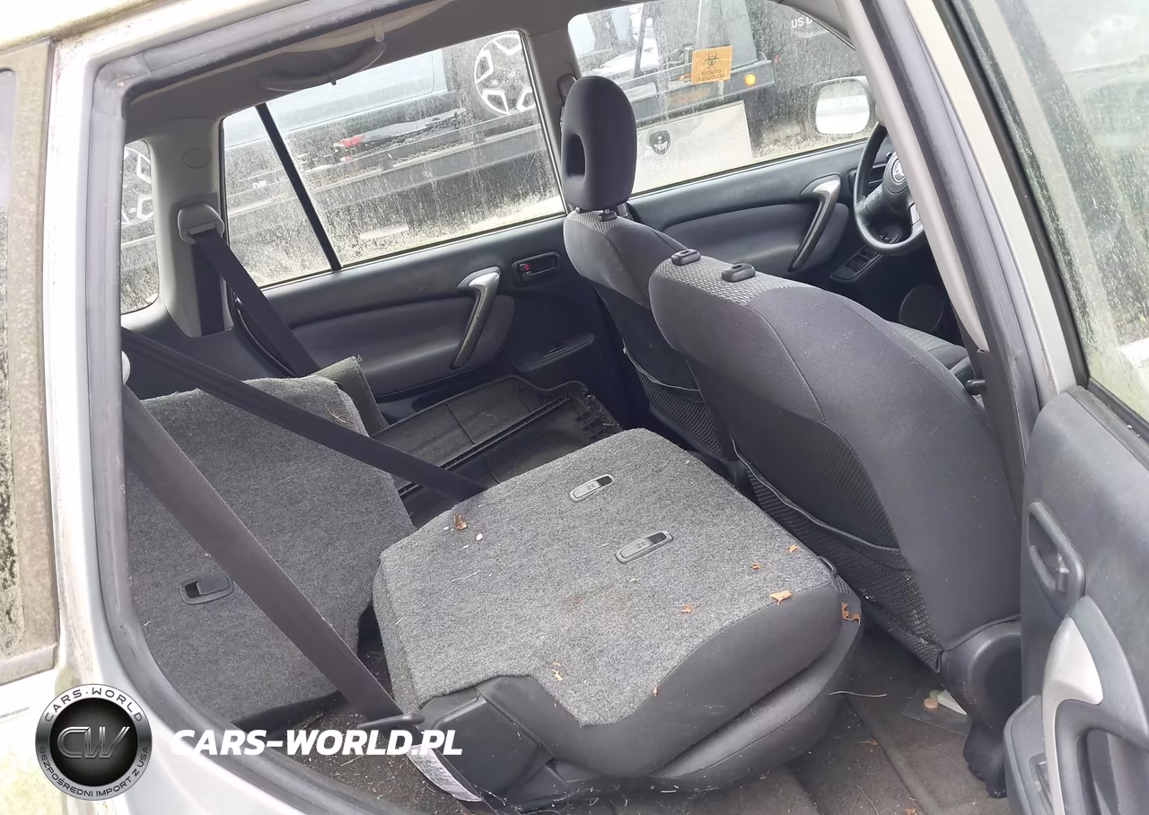 2004 Toyota Rav4 VIN:JTEHD20V640012198 - 8