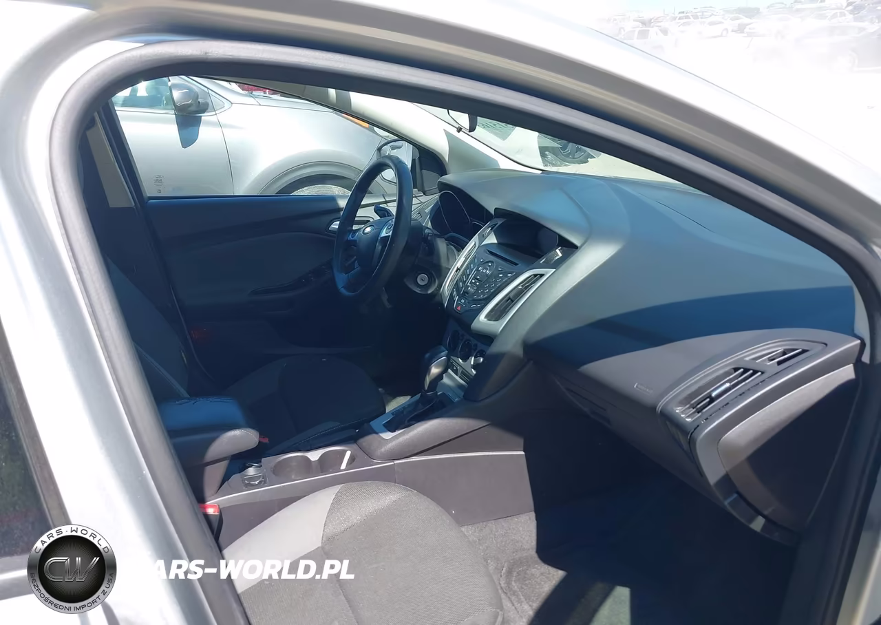 2014 Ford Focus Se VIN:1FADP3K21EL402893 - 5