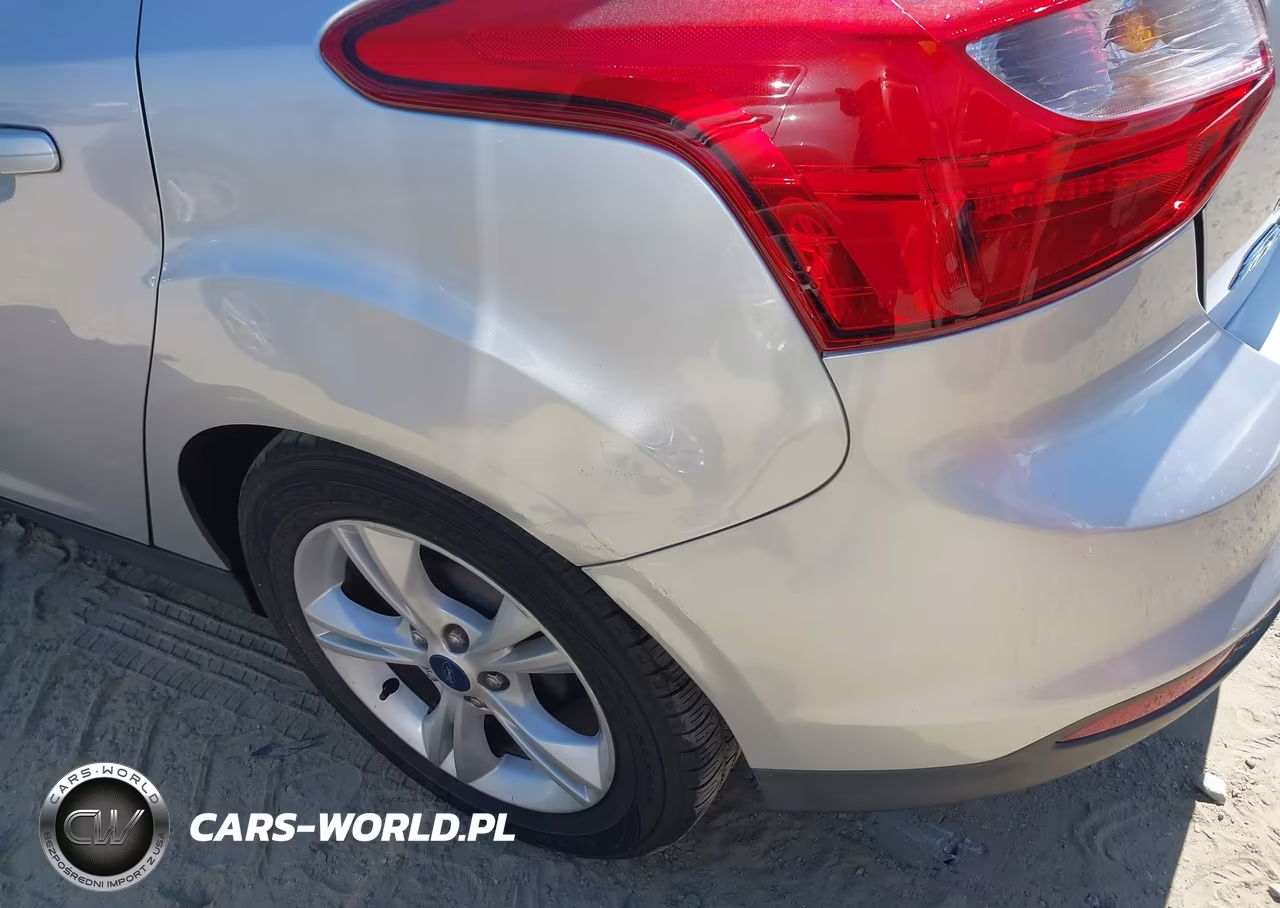 2014 Ford Focus Se VIN:1FADP3K21EL402893 - 6