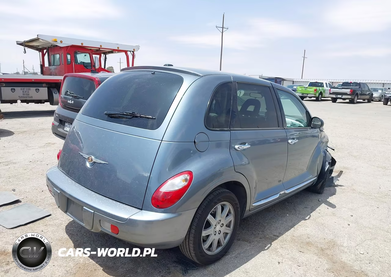 2010 Chrysler Pt Cruiser Classic VIN:3A4GY5F96AT219375 - 4