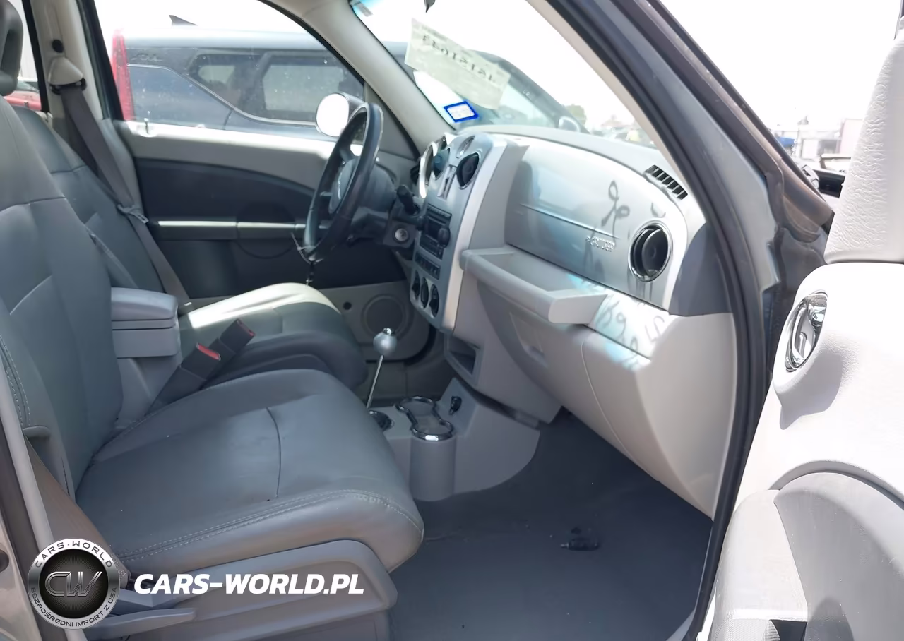 2010 Chrysler Pt Cruiser Classic VIN:3A4GY5F96AT219375 - 5