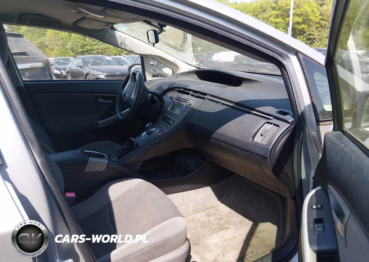 2012 Toyota Prius Two VIN:JTDKN3DU3C1519700 - 5