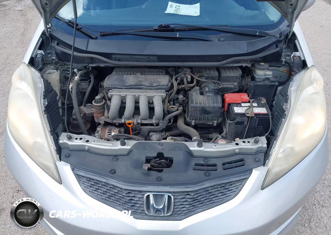 2011 Honda Fit Sport VIN:JHMGE8H57BS009525 - 10