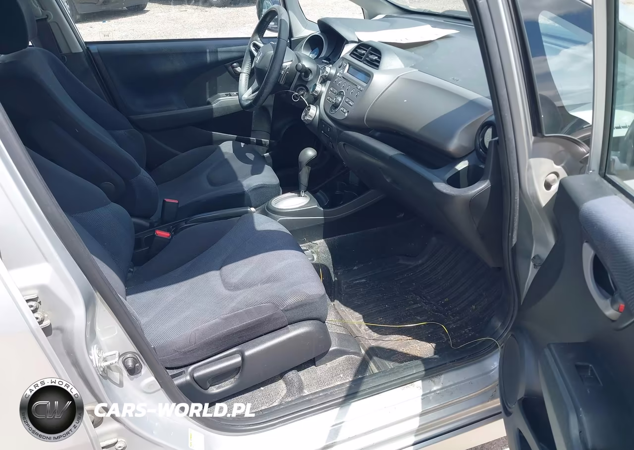 2011 Honda Fit Sport VIN:JHMGE8H57BS009525 - 5