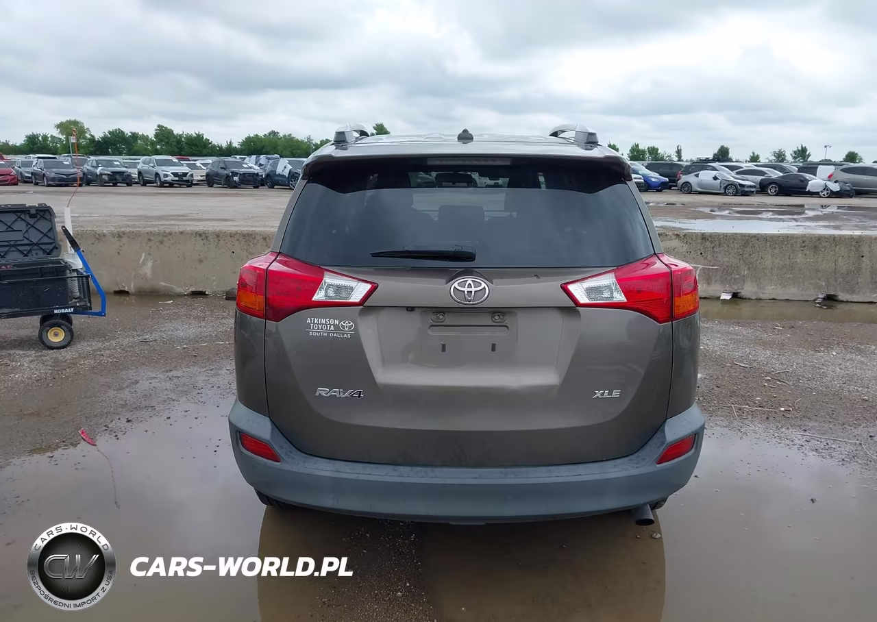2015 Toyota Rav4 Xle VIN:2T3WFREV9FW132860 - 16