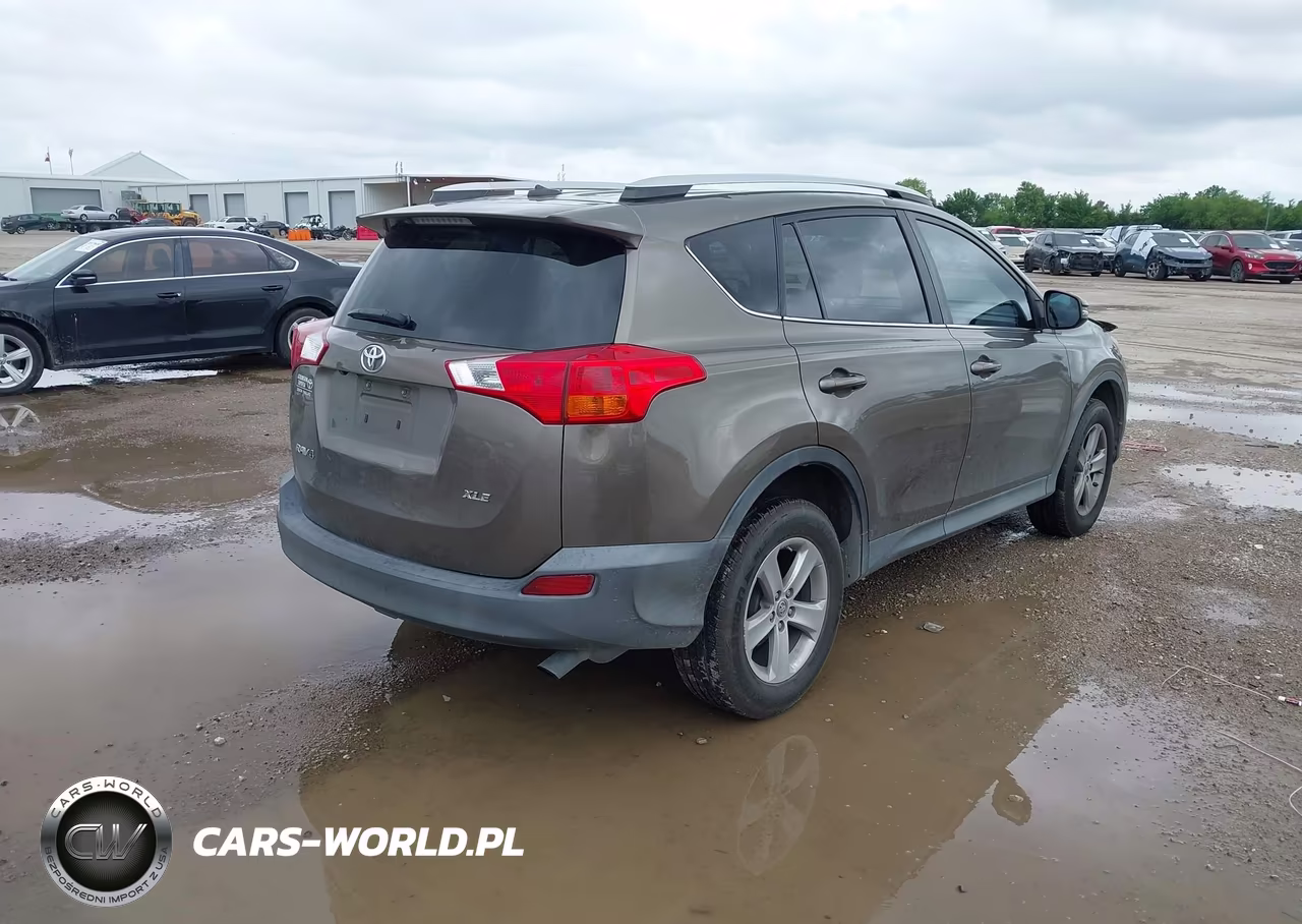2015 Toyota Rav4 Xle VIN:2T3WFREV9FW132860 - 4