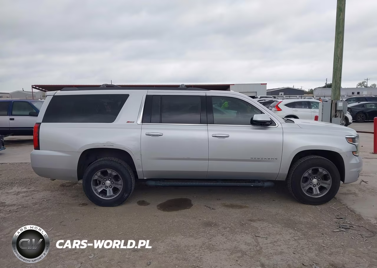 2018 Chevrolet Suburban Lt VIN:1GNSKHKC5JR390736 - 13
