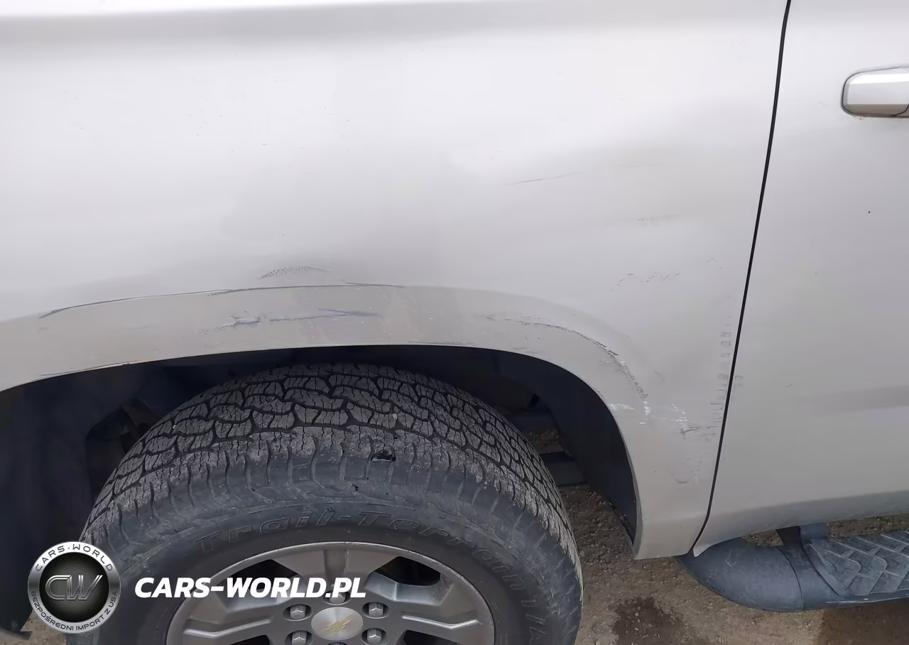 2018 Chevrolet Suburban Lt VIN:1GNSKHKC5JR390736 - 19