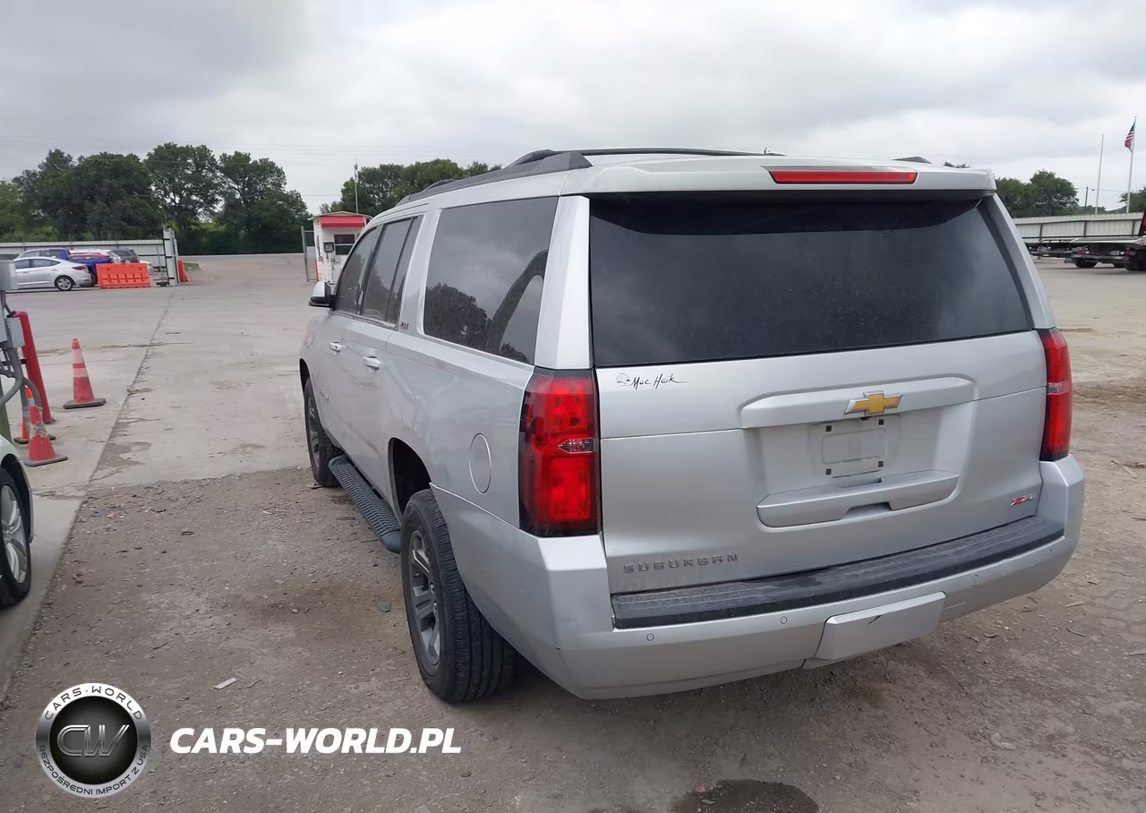 2018 Chevrolet Suburban Lt VIN:1GNSKHKC5JR390736 - 3