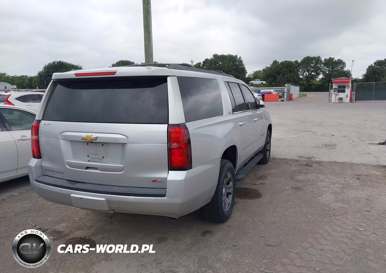 2018 Chevrolet Suburban Lt VIN:1GNSKHKC5JR390736 - 4