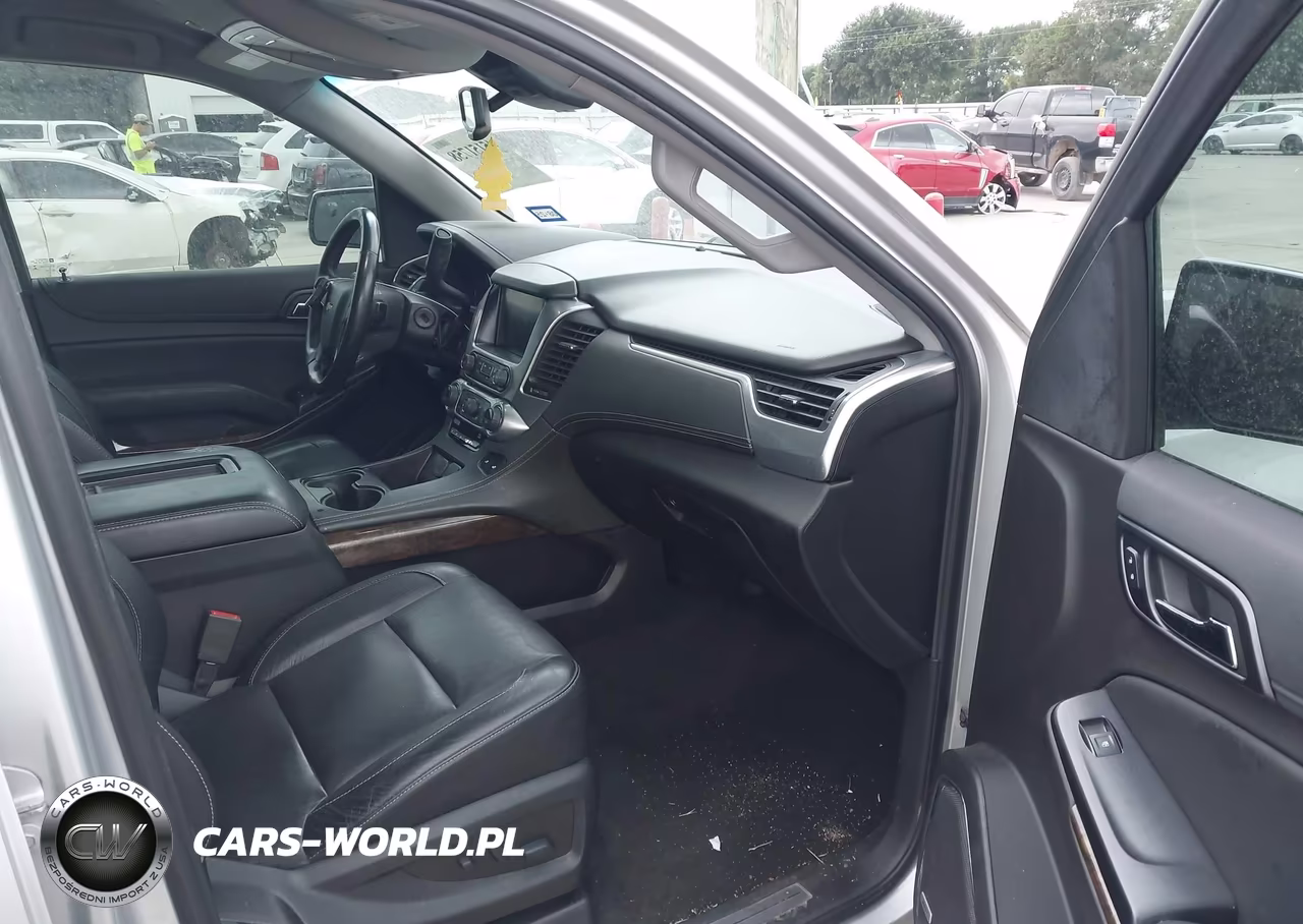 2018 Chevrolet Suburban Lt VIN:1GNSKHKC5JR390736 - 5