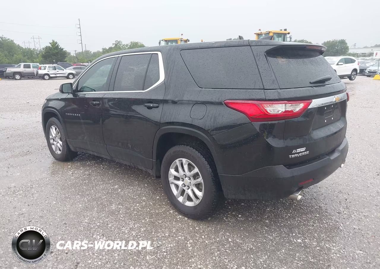 2019 Chevrolet Traverse Ls VIN:1GNERFKW1KJ126128 - 3
