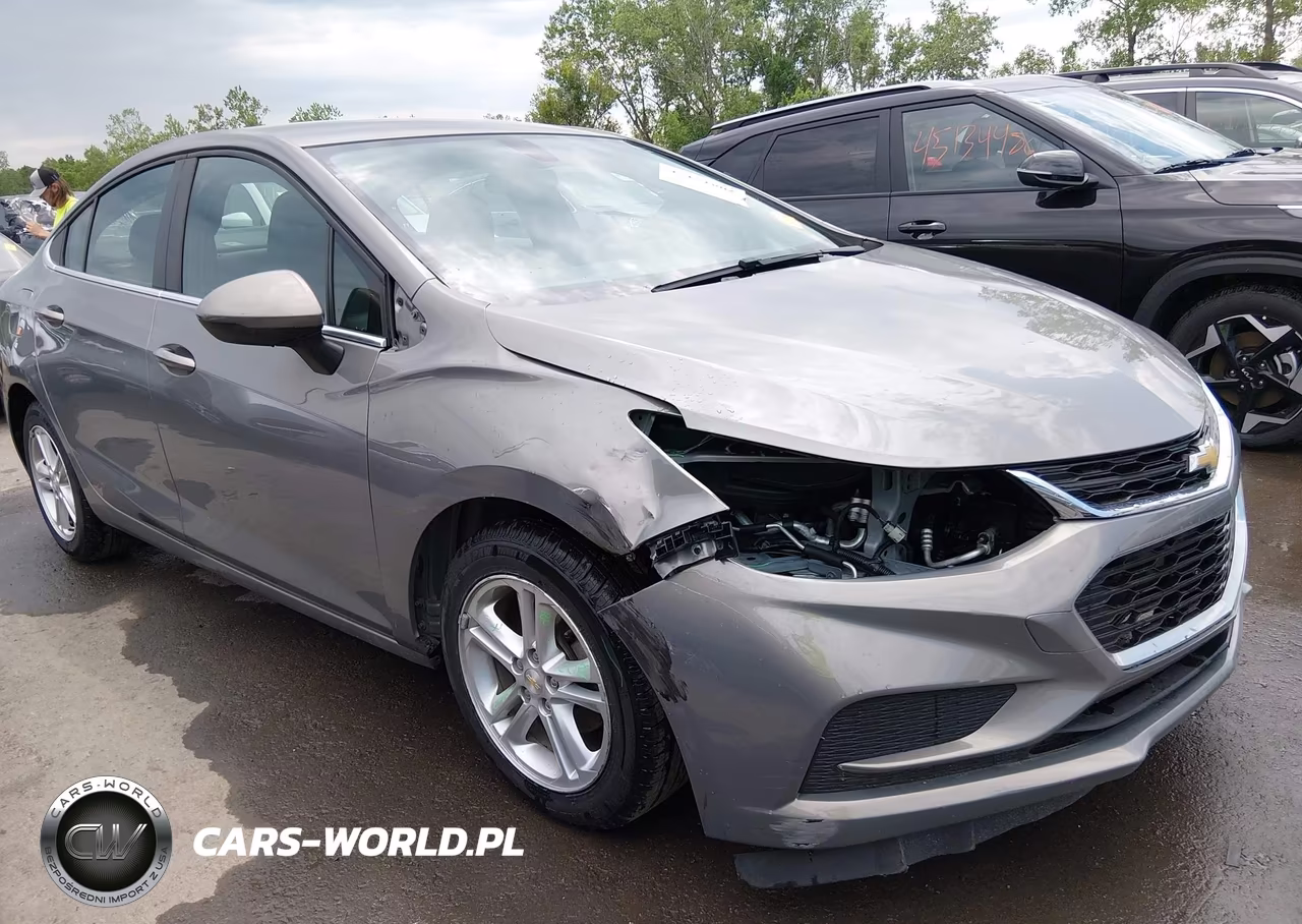 2017 Chevrolet Cruze Lt Auto – zdjęcie 1 z 17