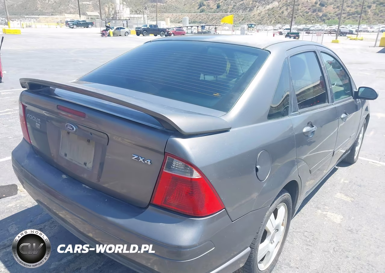 2006 Ford Focus Zx4 VIN:1FAHP38Z06W185617 - 4