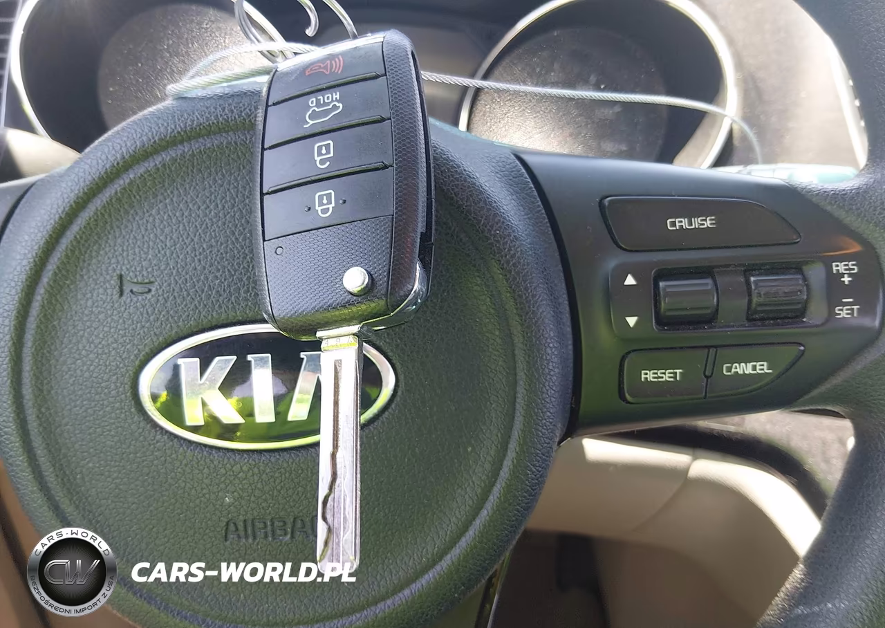 2018 Kia Sedona L VIN:KNDMA5C17J6406226 - 11