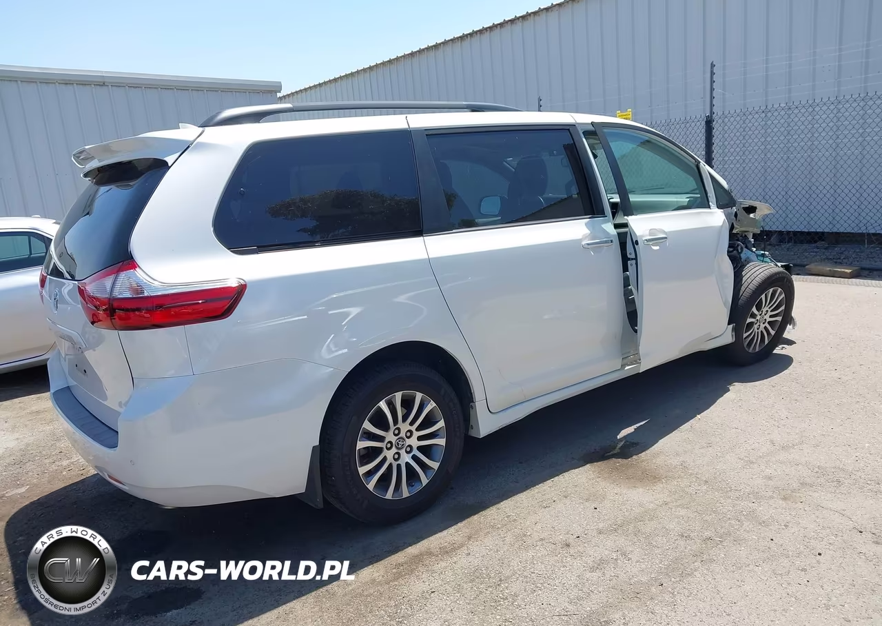 2019 Toyota Sienna Xle 8 Passenger VIN:5TDYZ3DC2KS987182 - 4