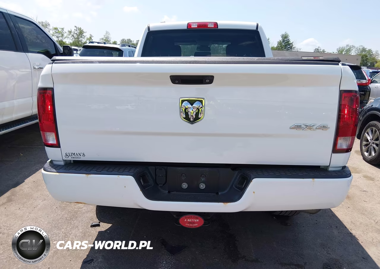 2018 Ram 1500 Express 4X4 6'4 Box VIN:1C6RR7FG6JS260491 - 17