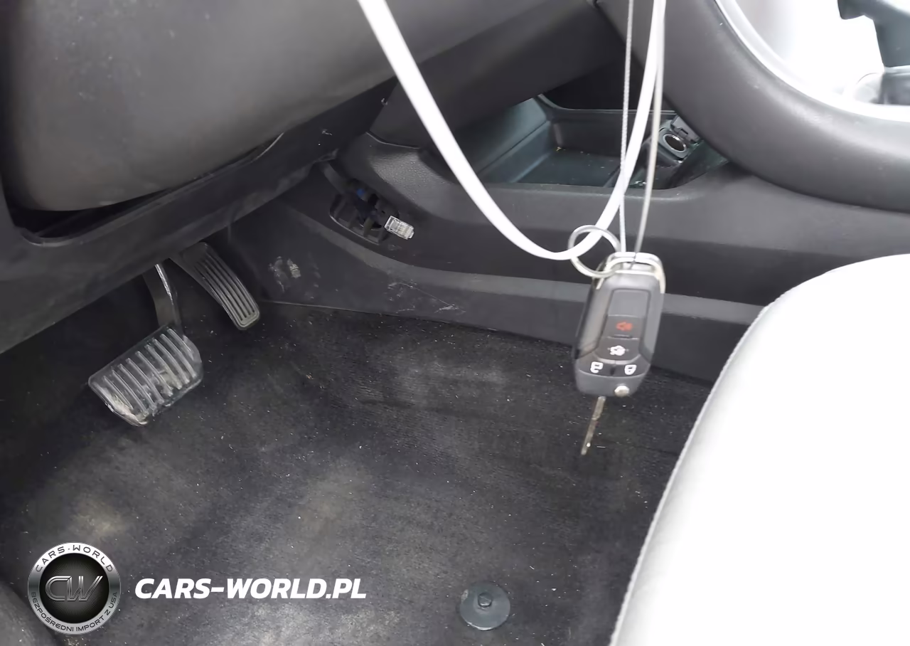 2013 Ford Fusion S VIN:3FA6P0G77DR273117 - 11