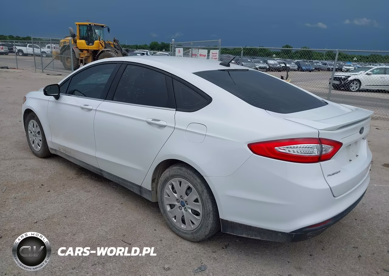 2013 Ford Fusion S VIN:3FA6P0G77DR273117 - 3