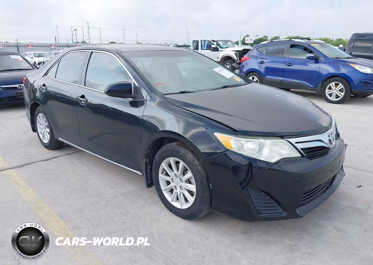 2012 Toyota Camry Le – zdjęcie 1 z 17
