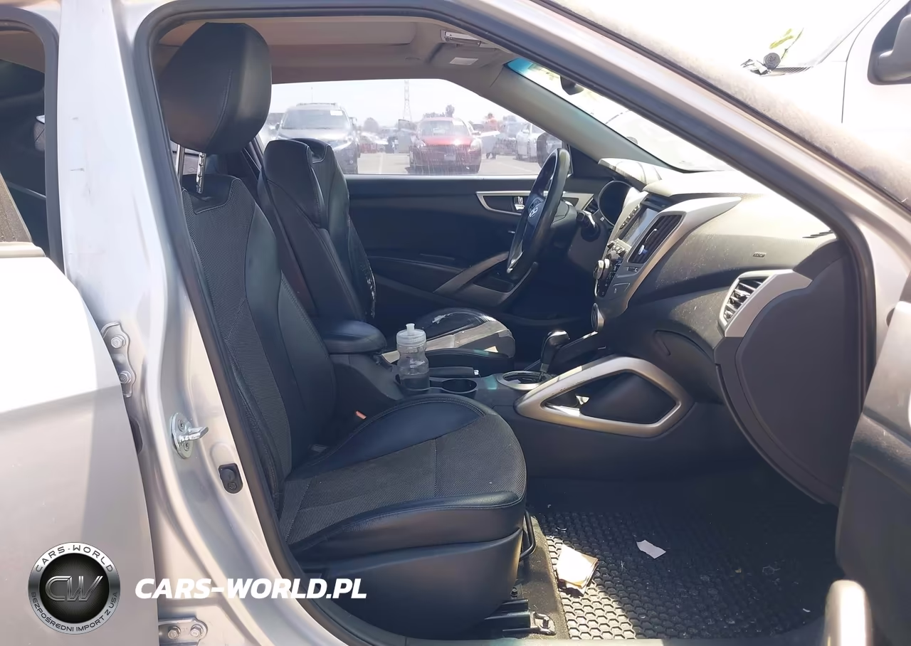 2013 Hyundai Veloster Base W-Black VIN:KMHTC6AD1DU166059 - 5