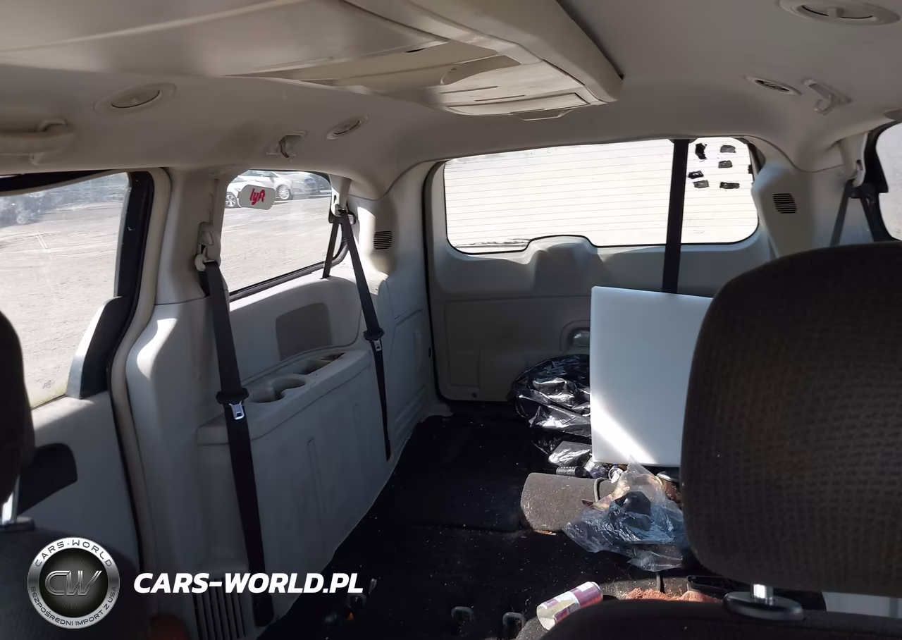 2012 Chrysler Town & Country Touring VIN:2C4RC1BG4CR174825 - 8