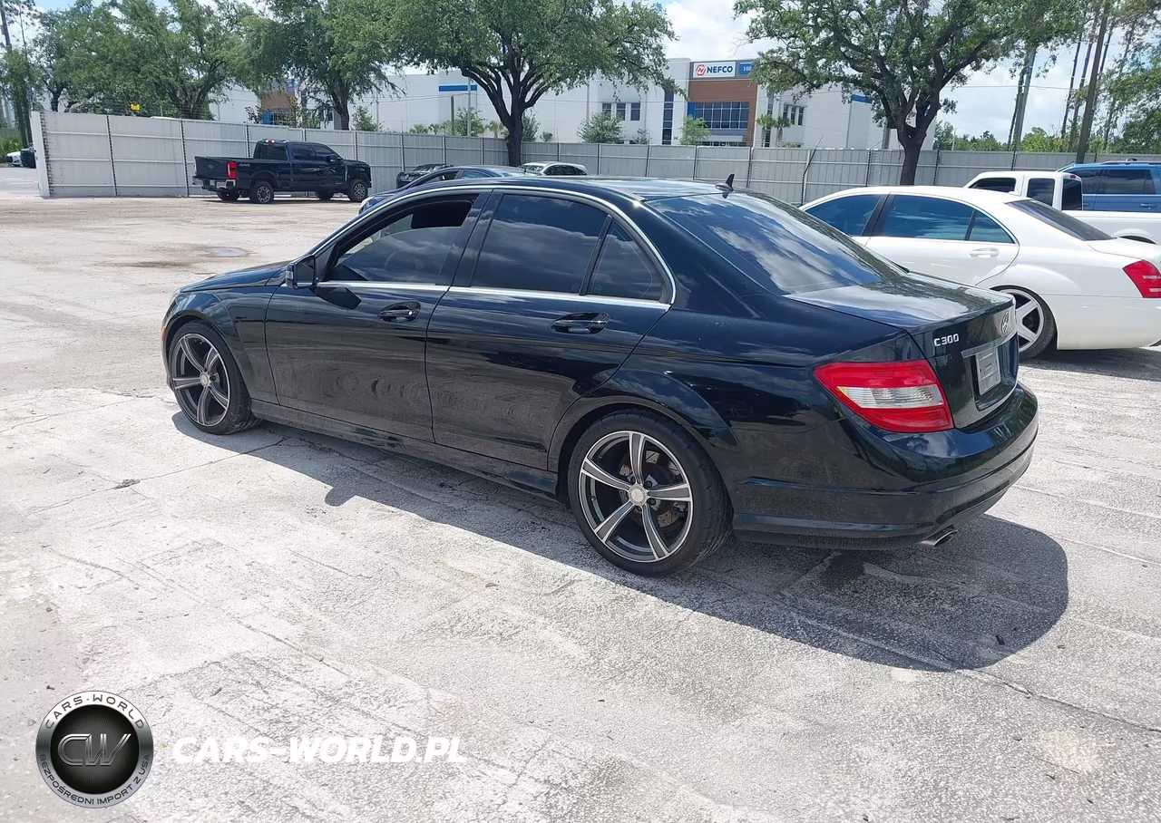 2010 Mercedes-Benz C 300 Sport VIN:WDDGF5EB5AR130251 - 3