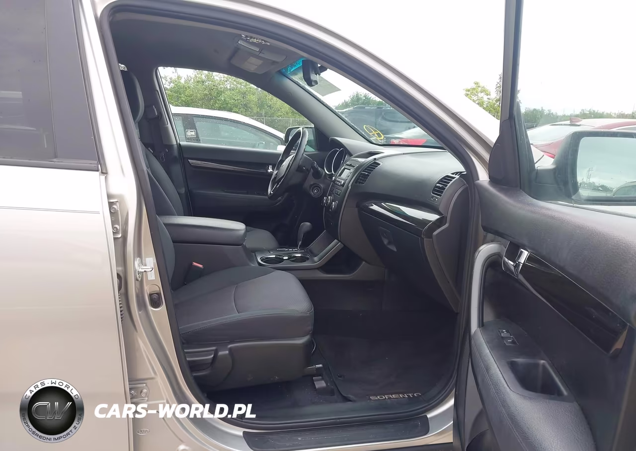 2012 Kia Sorento Lx VIN:5XYKT3A63CG295968 - 5