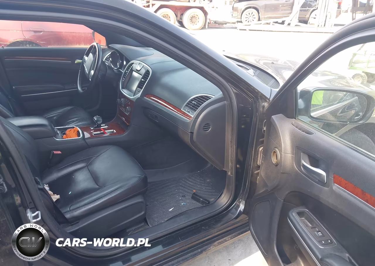 2013 Chrysler 300 Motown VIN:2C3CCAAG2DH510040 - 5