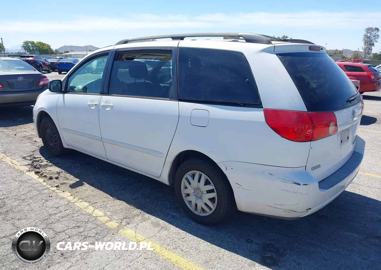 2007 Toyota Sienna Le VIN:5TDZK23CX7S001683 - 3
