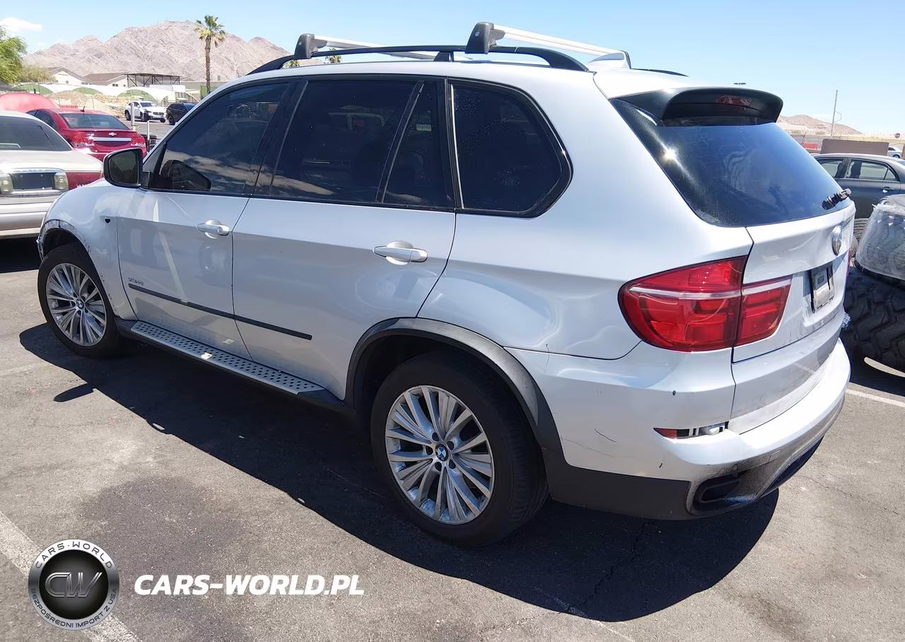 2012 BMW X5 xDrive50I VIN:5UXZV8C50CL423256 - 3