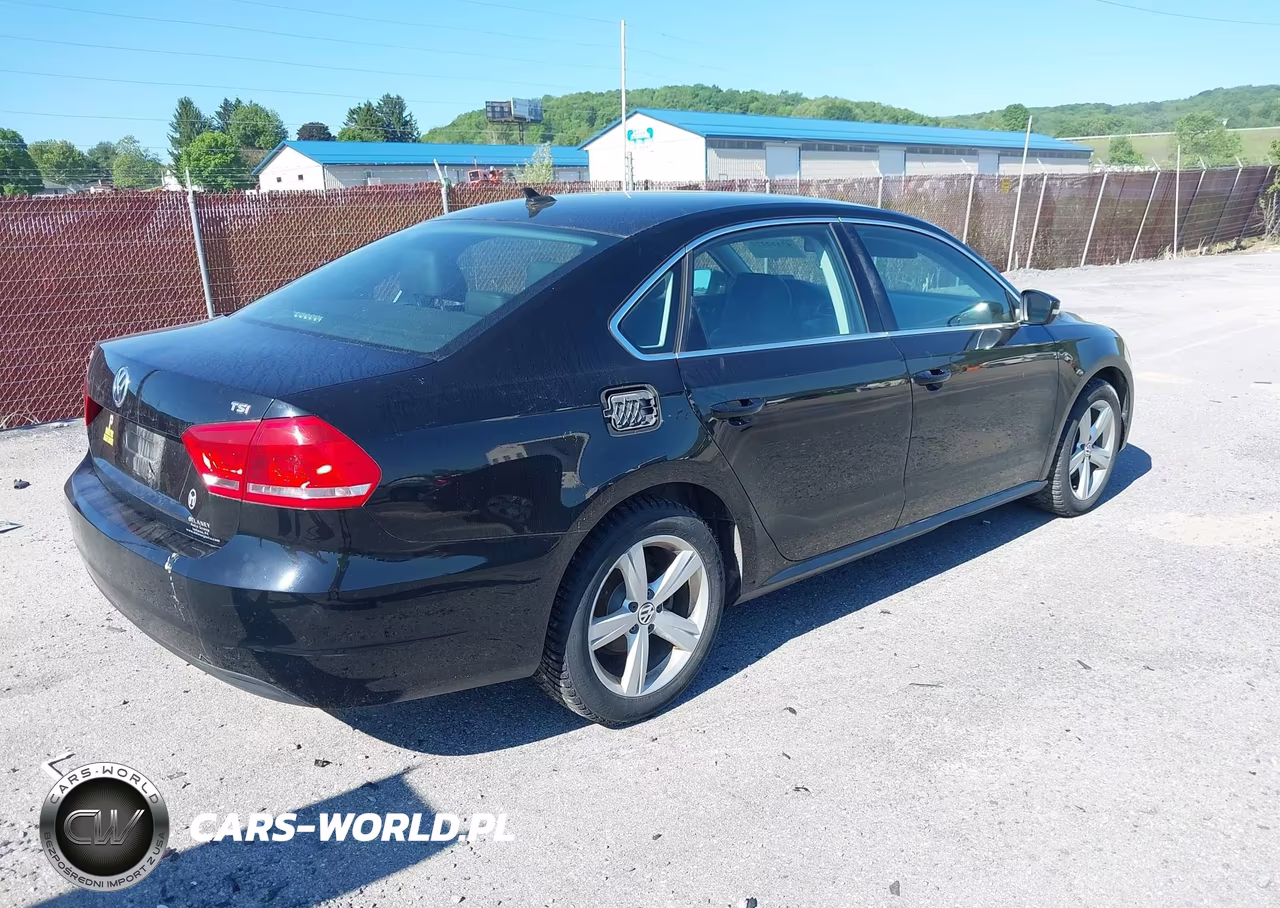 2015 Volkswagen Passat 1.8T Limited Edition VIN:1VWAT7A31FC094343 - 4