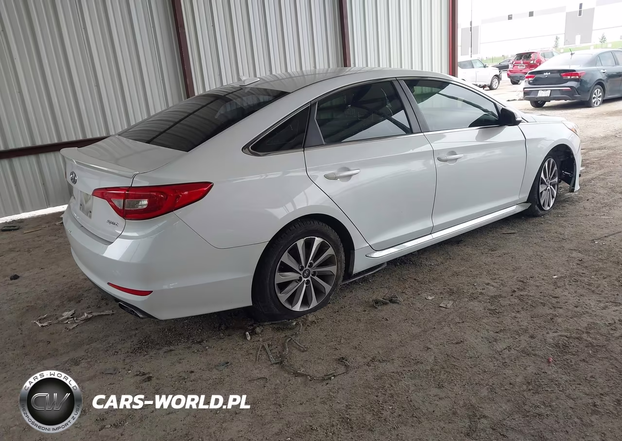 2015 Hyundai Sonata Sport VIN:5NPE34AF6FH044684 - 4