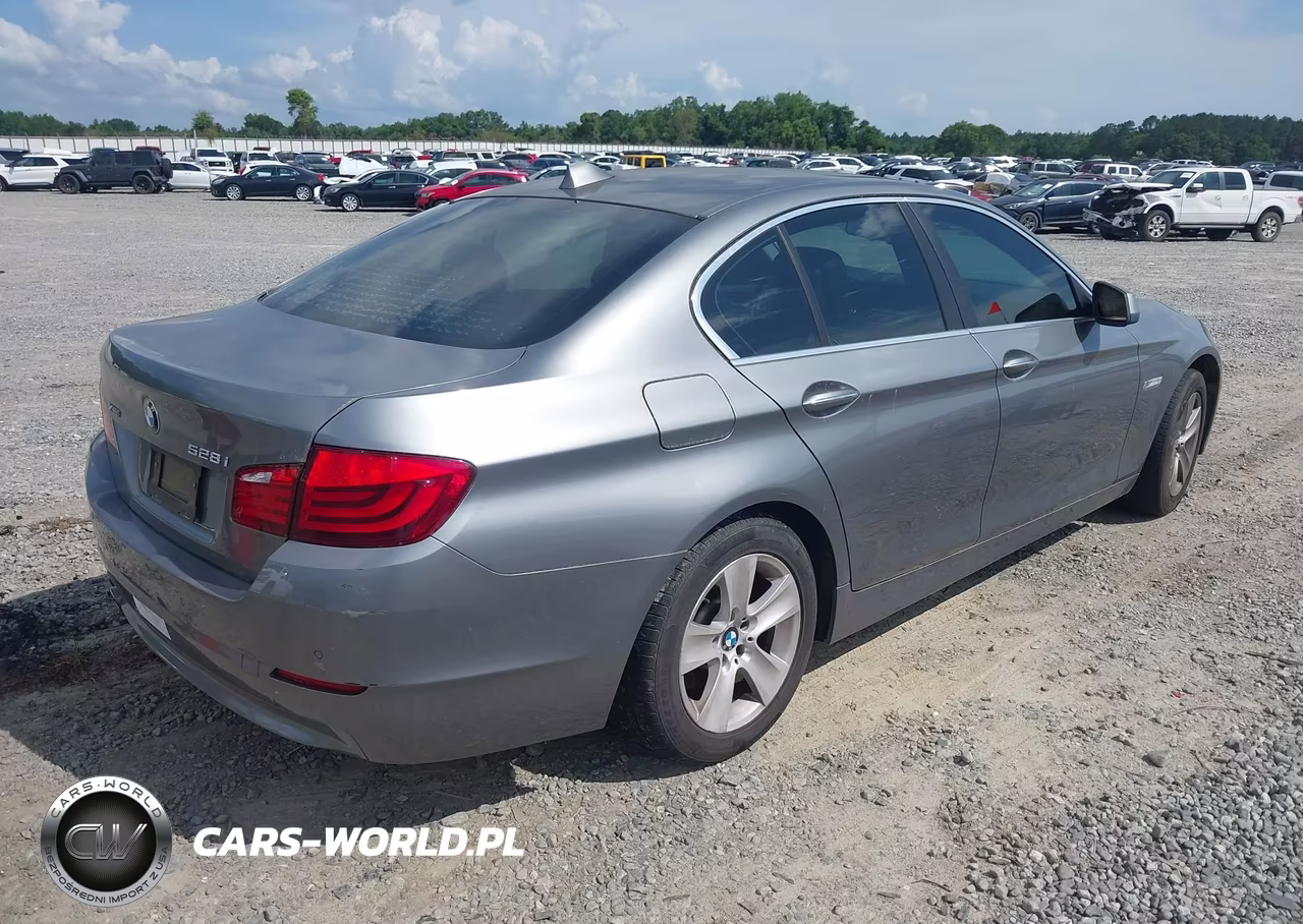 2013 BMW 528I xDrive VIN:WBAXH5C57DDW13000 - 4