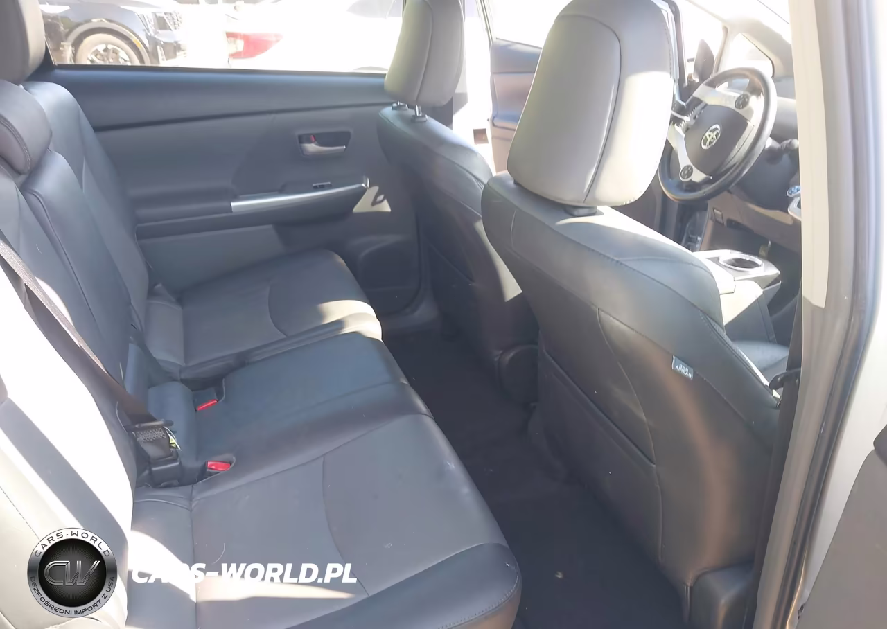 2013 Toyota Prius V Five VIN:JTDZN3EU5D3282193 - 8