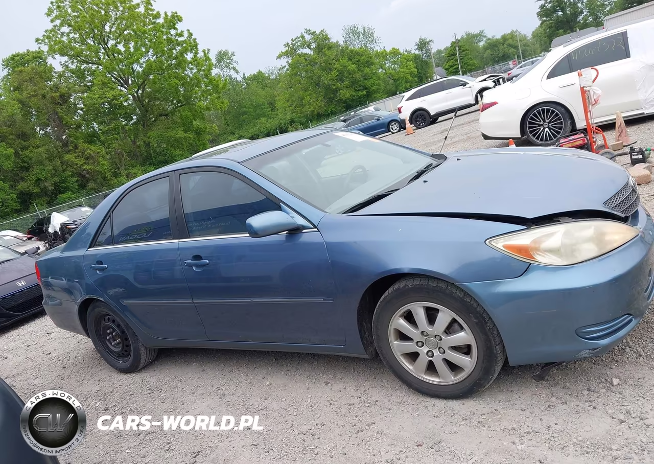 2002 Toyota Camry Xle VIN:JTDBE32K720062461 - 13